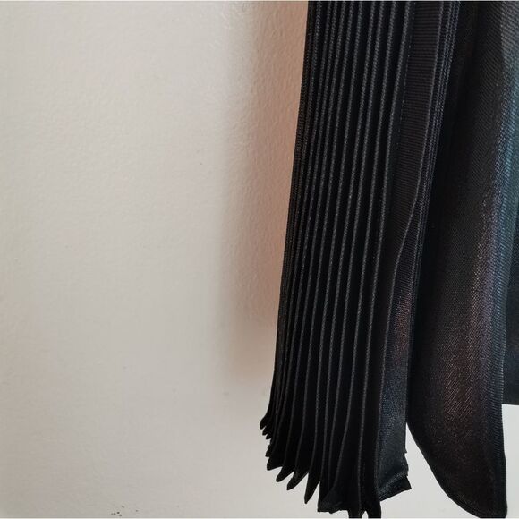 Christopher Kane Black Pleated Sleeve Blouse. - Picture 4 of 8